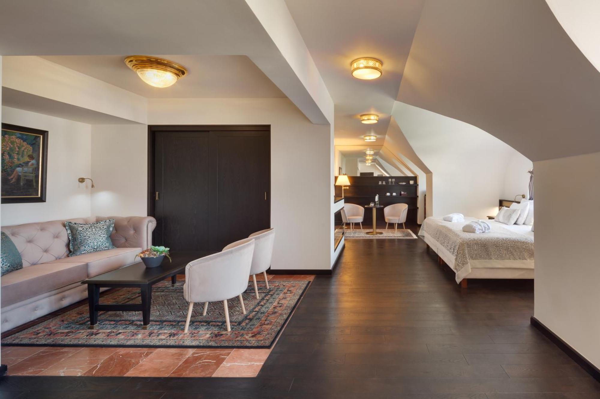 Hotel Savoy